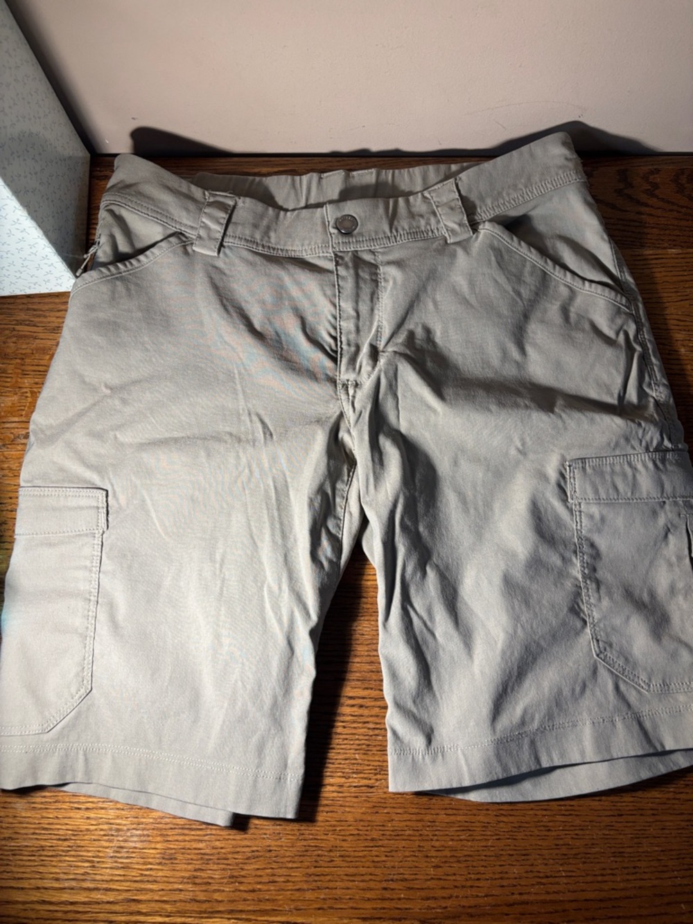 Duluth Trading Khaki Cargo Shorts, 10, nylon/spandex